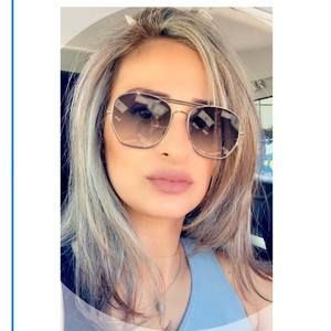 Meet your Posher, Zeina